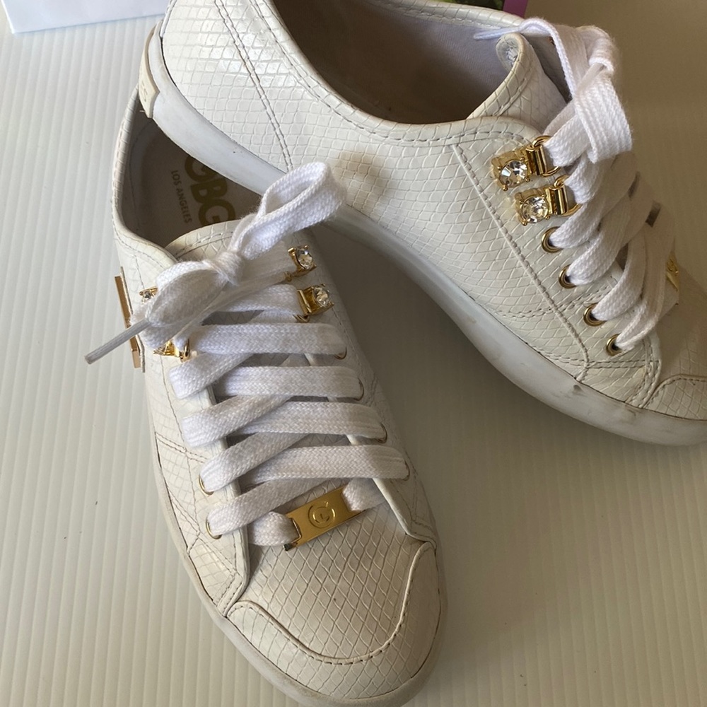 GBG Los Angeles blinging size 7 1/2 women’s white sneakers